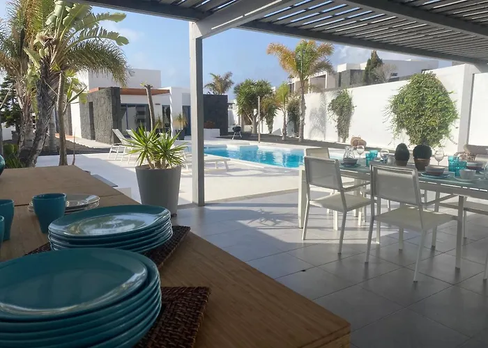 Julia By Villalia Vila *